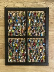 OOAK GLASS BEAD AND CRYSTAL SUN CATCHER WOOD FRAME W/CHICKEN WIRE 16″ X 12″