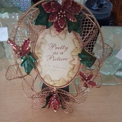 Pretty as a Picture 4×6 Oval Metal Floral Ornate Freestanding Photo Frame