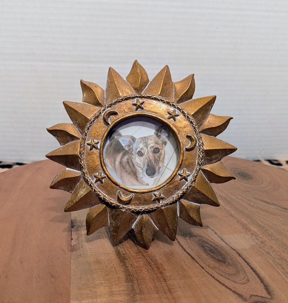 Vintage 90s Antiqued Gold Celestial Sun Starburst Frame W/ Stand 5.5″ Round ~2″