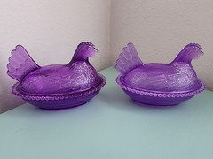 5″ Plastic Nesting Hen on Nest Covered Candy Dish -Choose Your Color- Acrylic