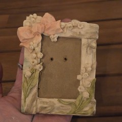 VTG Floral Picture Frame Unbranded Mini Lily Of The Valley Pink Bow Resin Art