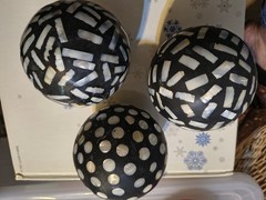 pier 1 decorative balls Spheres black and white With shell inlaid See Pictures