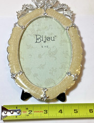 Bijou 4 x 6 Oval Picture Frame/Crystals/Easel Stand Back/Silver & Cream Frame