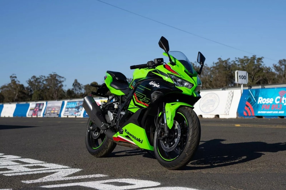 Kawasaki Ninja ZX-4RR (On Track) POSTER 24 X 36 INCH Sweet!