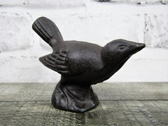 4 1/4″ x 3″ Small Rustic Brown Solid Cast Iron Tail Up Bird Figurine Paperweight