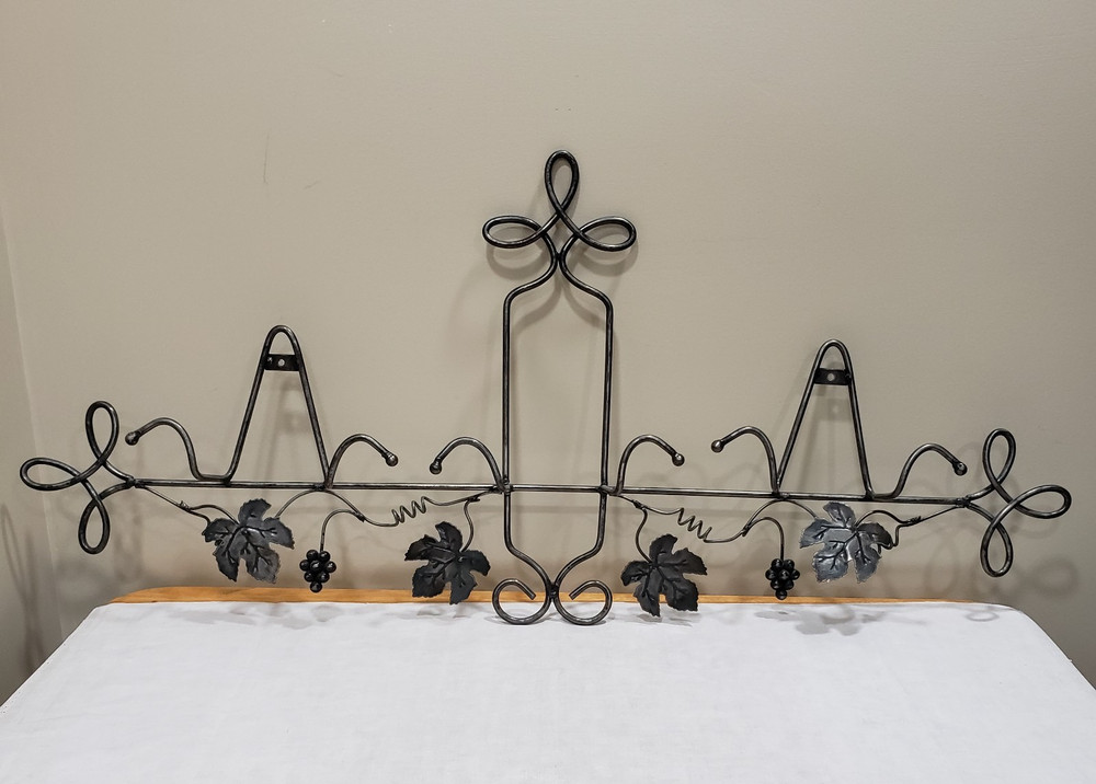 Plate Rack Wall Display Picture Frame Holder 38″ Gray Metal Grapevine Scroll