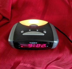 Timex Digital Alarm Clock – Night Light T114B Small Space Friendly (O)