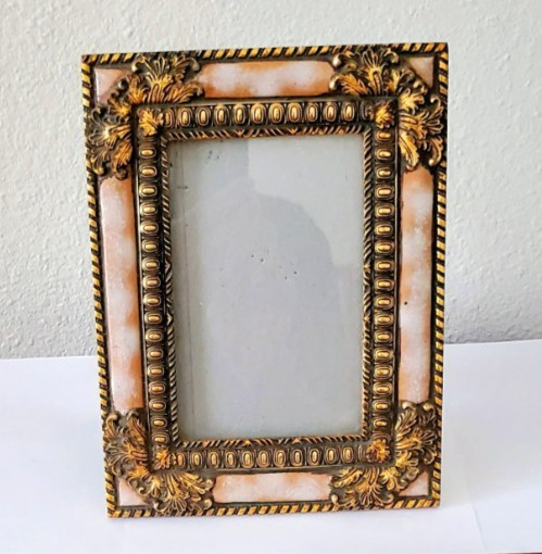 SixTrees Classical Gold Filigree Table Top 4″ x 6” Photo Frame