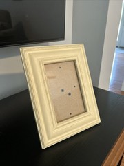 Rustic White Picture Frame Fits 4 x 6 in Pictures
