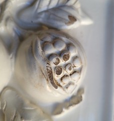 Set of 2 VIETRI ITALY Apples Pomegranate Fruit Rustic White Ceramic Wall Plaques