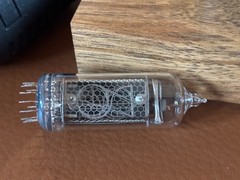 Nixie Star – Nixie Tube clock Walnut Case w/ Spare IN-14 Tube – NEW IN BOX!