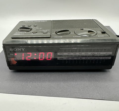 Vintage Sony Dream Machine Clock Radio FM AM Digital Alarm Black ICF-C2W 1980s
