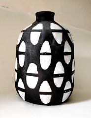 Black & White Ceramic Vase, Contemporary, Graphic Matte/Glossy Mix, New, 5 1/4″