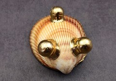 Gold-Plated Single Footed Shell Dish (1 Shell approx. 3-4 inches)