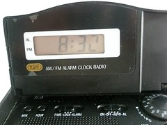 Tozai AM/FM Cordless Portable Folding Clock Radio 1994 Vintage AC-9403