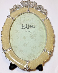 Bijou 4 x 6 Oval Picture Frame/Crystals/Easel Stand Back/Silver & Cream Frame