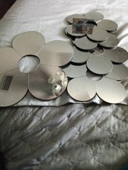 Lot 4 Flower Shape Wall Mirrors Decorative Accent Mirrors 12in & 9in Modern Dec
