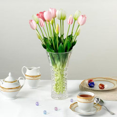 9 In. Tall Clear Crystal Glass Trumpet Shape Scalloped Flower Vase for Home Deco