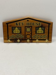 Vintage Wooden House Key Holder Souvenir Daytona Beach Florida Home MCM