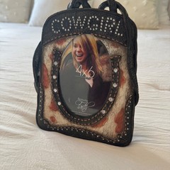 RENEWING FAITH 4″ x 6″ Cowgirl Horseshoe Resin Picture Frame Shaped as Backpack