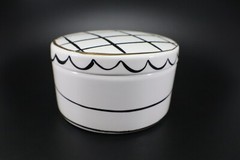 Lenox Kate Spade Daisy Place KEEPSAKE BOX 5” Black on White